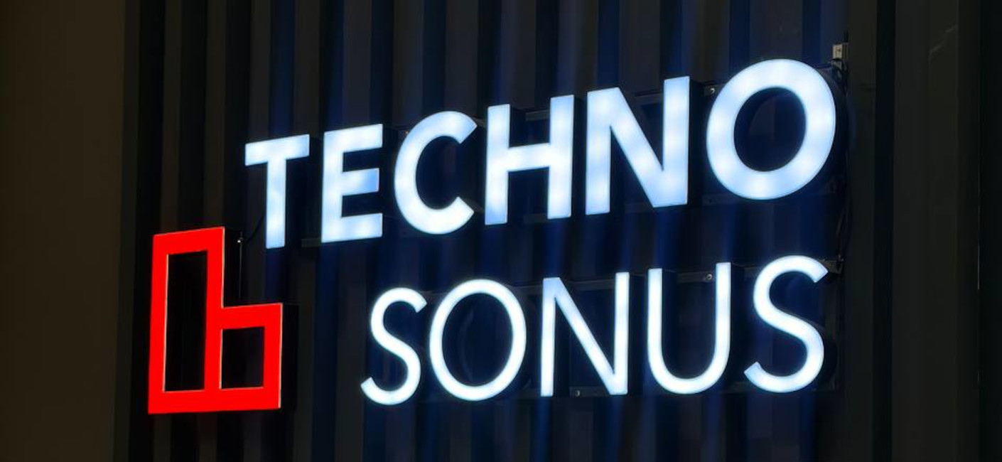 Оформление входной группы для компании Техно сонус (TECHNO SONUS)